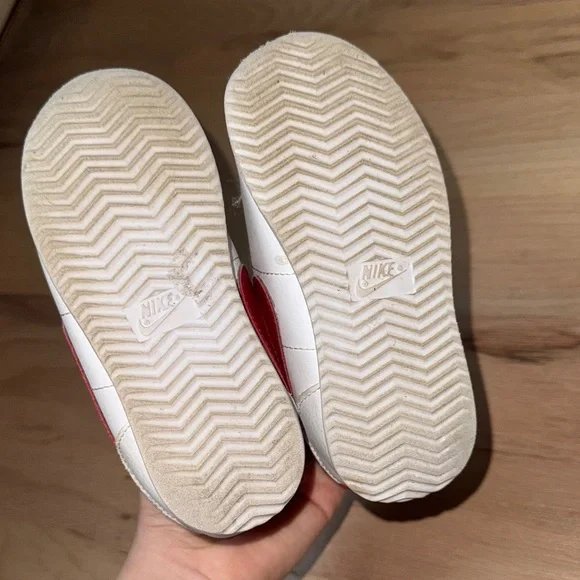 Nike Kids White and Red Velcro Sneakers - Picture 4 of 12